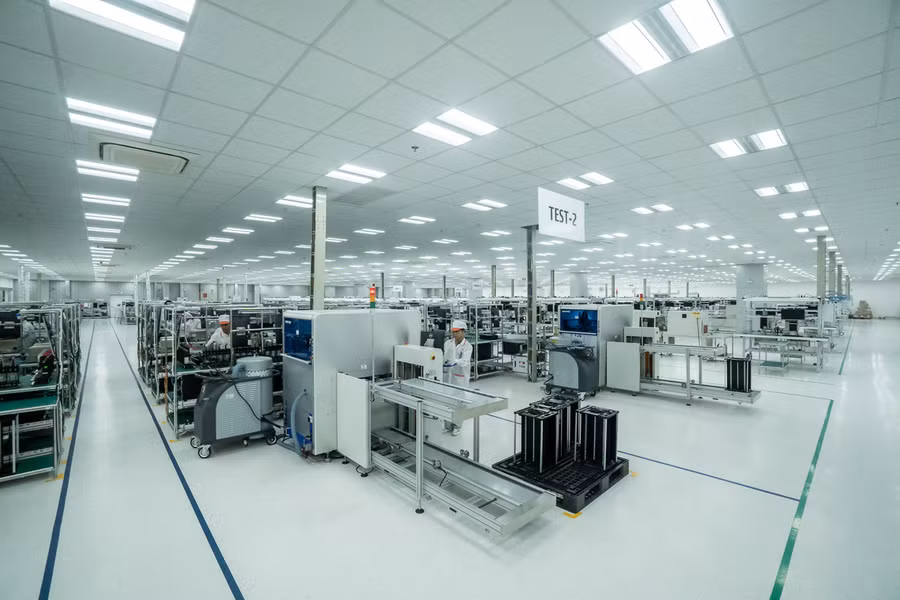 Chiếc điện thoại 5G “Made in Vietnam” của Vingroup sẽ được sản xuất hoàn toàn tại Khu công nghệ cao Hòa Lạc (Hà Nội) trong thời gian tới.