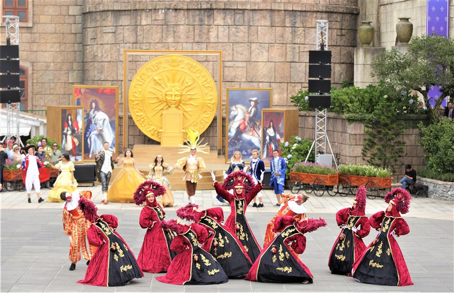 Carnival yến tiệc Vua Mặt trời tại Bà Nà Hills Carnival yến tiệc Vua Mặt trời tại Bà Nà Hills