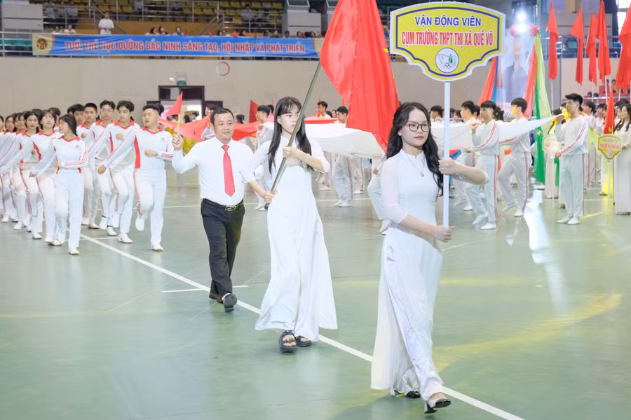 Các đoàn vận động viên tham gia Hội khỏe.