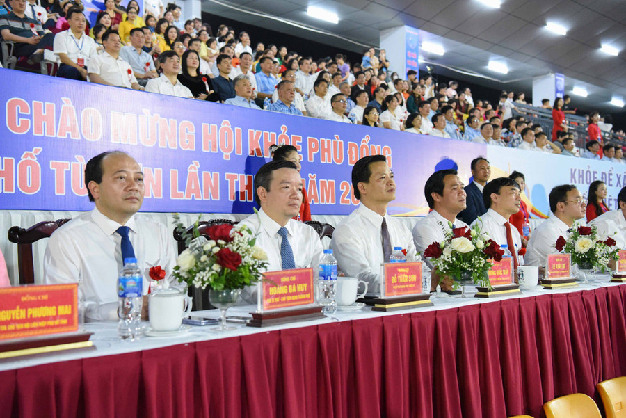 Đại biểu dự khai mạc HKPĐ thành phố Từ Sơn. Đại biểu dự khai mạc HKPĐ thành phố Từ Sơn.