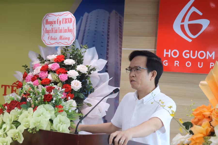 ThS Nguyễn Duy Ninh - Phó Chủ tịch Hội đồng trường Trường Đại học Trưng Vương phát biểu tại hội thảo.