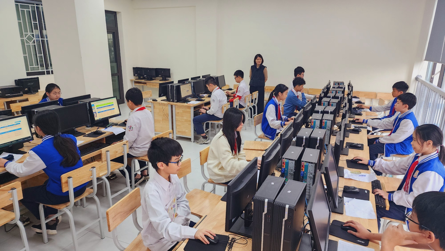 Học sinh Trường THCS Thành Công dự thi.