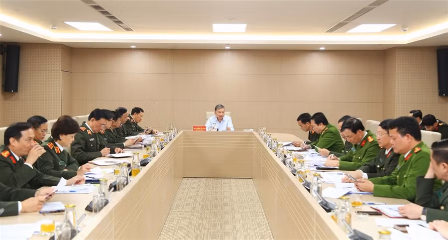 Quang cảnh buổi làm việc.