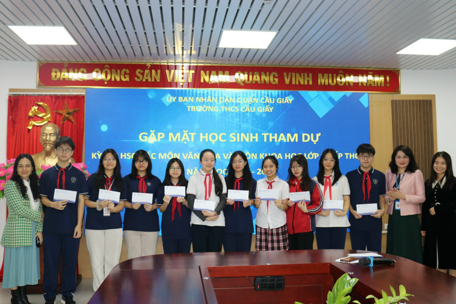 Trường THCS Cầu Giấy động viên học sinh giỏi tham dự kỳ thi cấp thành phố.