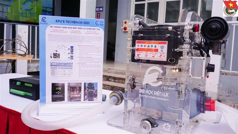 Mô hình "Hệ thống cảnh báo mất điện và giám sát TBA". Mô hình "Hệ thống cảnh báo mất điện và giám sát TBA".