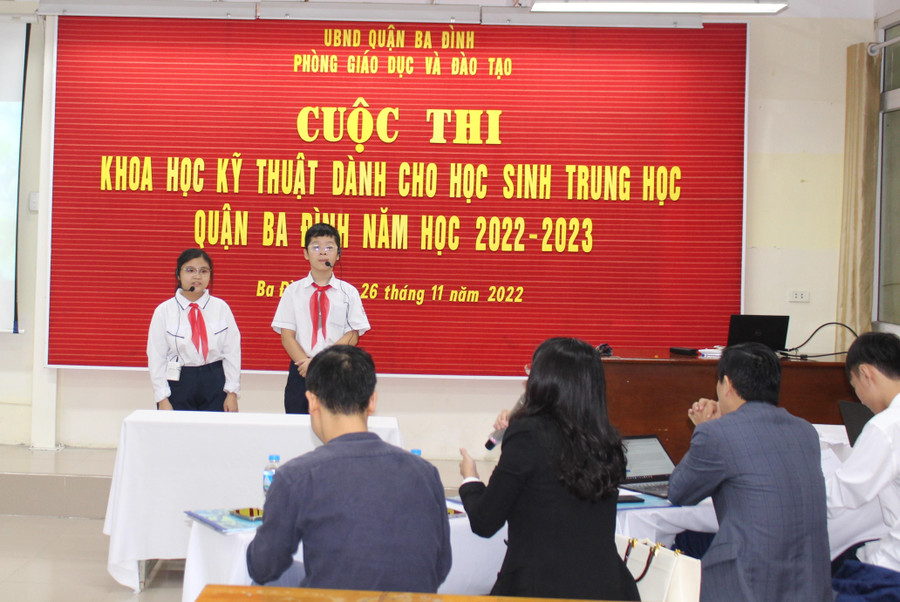 Phần thi của học sinh Trường THCS Thăng Long với dự án: Đánh giá thực trạng béo phì. 