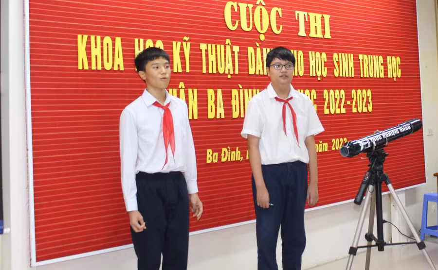 Học sinh Trường Thực nghiệm KHGD với dự án: Chế tạo kính thiên văn khúc xạ tìm hiểu chủ đề trái đất và bầu trời.