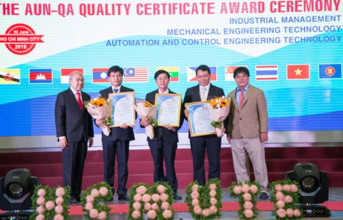 Ba đơn vị của HCMUTE nhận giấy chứng nhận đạt chuẩn AUN-QA