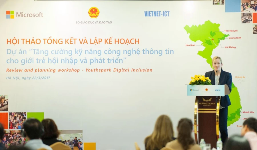 Tạo cơ hội tiếp cận khoa học máy tính cho học sinh vùng khó