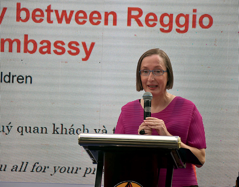 GS Claudia Giudici - Chủ tịch Reggio Children phát biểu tại buổi lễ