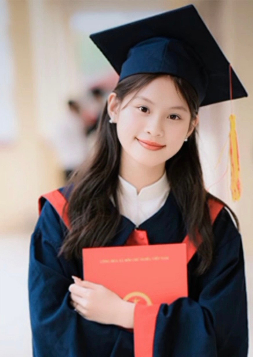 Trần Thị Thảo (cựu học sinh, Trường THPT Hàm Nghi, huyện Hương Khê, tỉnh Hà Tĩnh), thủ khoa khối C00 toàn tỉnh Hà Tĩnh với tổng số điểm 29.25 điểm. Ảnh NVCC.