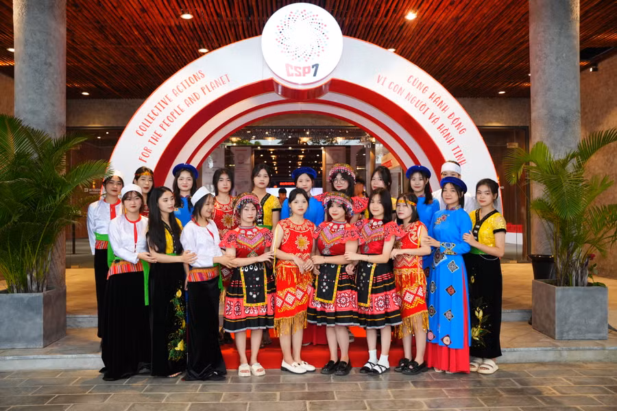 AAV cũng hướng đến dịch vụ chăm sóc sức khỏe chất lượng và nhạy cảm giới cho các nhóm đối tượng yếu thế ở các khu vực nông thôn và dân tộc thiểu số…