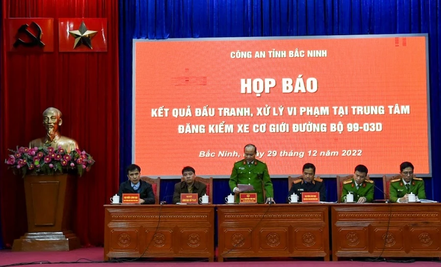 Quang cảnh buổi họp báo.