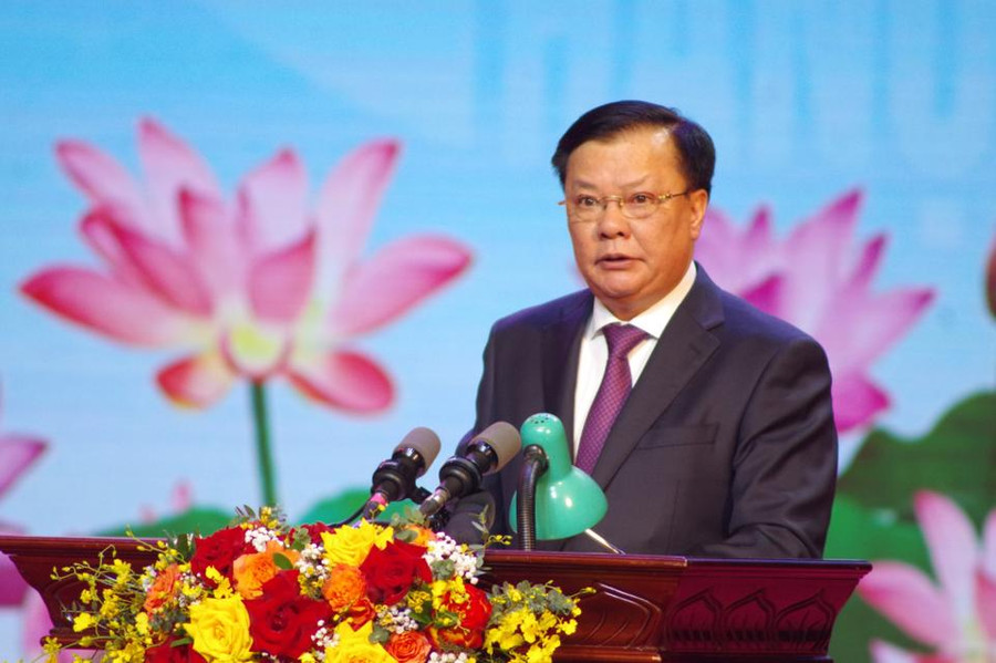 Bí thư Thành ủy Hà Nội - Đinh Tiến Dũng phát biểu. Bí thư Thành ủy Hà Nội - Đinh Tiến Dũng phát biểu.