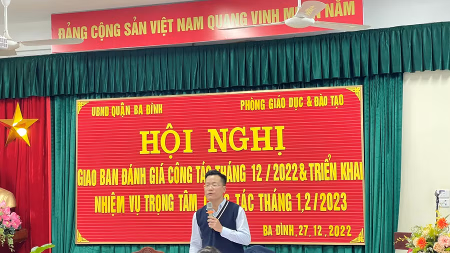 Trưởng phòng GD&ĐT quận Ba Đình - Lê Đức Thuận phát biểu. Trưởng phòng GD&ĐT quận Ba Đình - Lê Đức Thuận phát biểu.