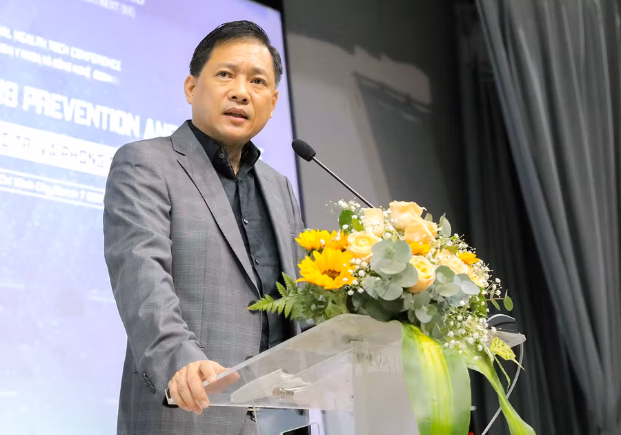 TS Nguyễn Cao Trí - Chủ tịch Hội đồng trường VLU, phát biểu khai mạc hội thảo.