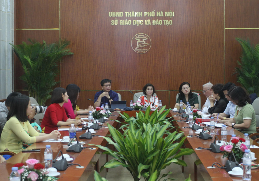 Hội đồng xét duyệt giải thưởng chung khảo