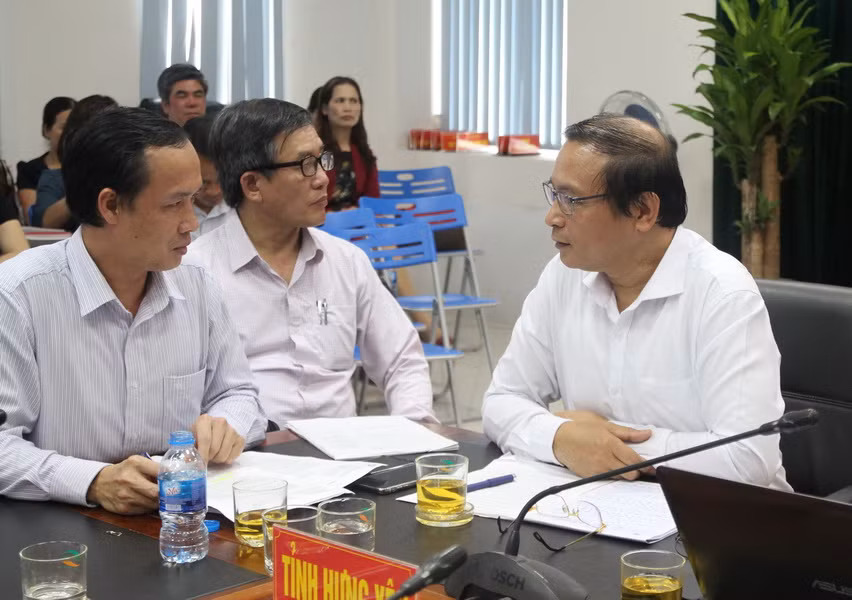 Các đại biểu tham dự hội nghị