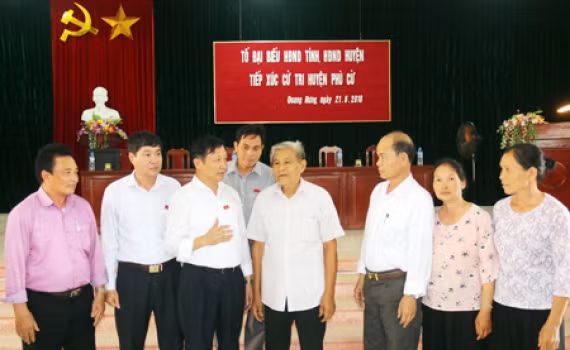 Một buổi tiếp xúc cử tri của HĐND tỉnh Hưng Yên