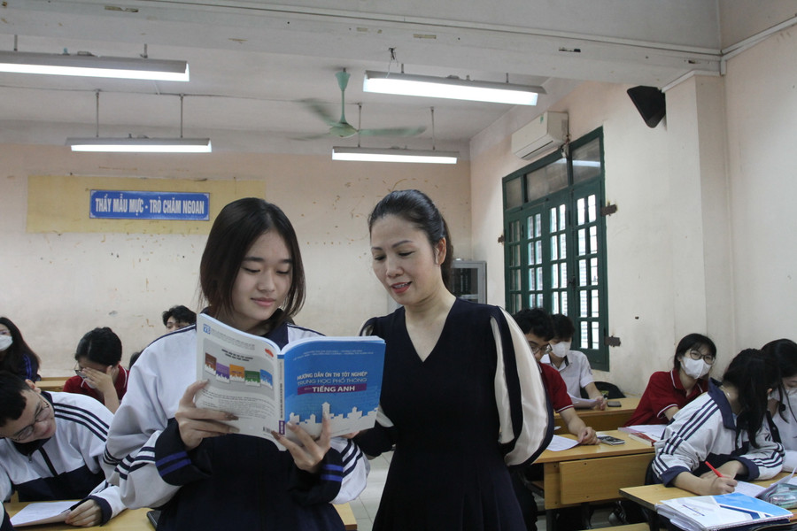 Sau khi có đăng ký học thêm, ôn tập của học sinh, nhà trường căn cứ vào kết quả học tập học kỳ 2 để phân lớp phù hợp với đối tượng học sinh. Sau khi có đăng ký học thêm, ôn tập của học sinh, nhà trường căn cứ vào kết quả học tập học kỳ 2 để phân lớp phù hợp với đối tượng học sinh.