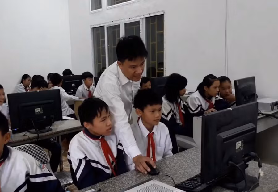 Học sinh vùng dân tộc thiểu số được tiếp cận được tham gia vào các dự án lập trình.