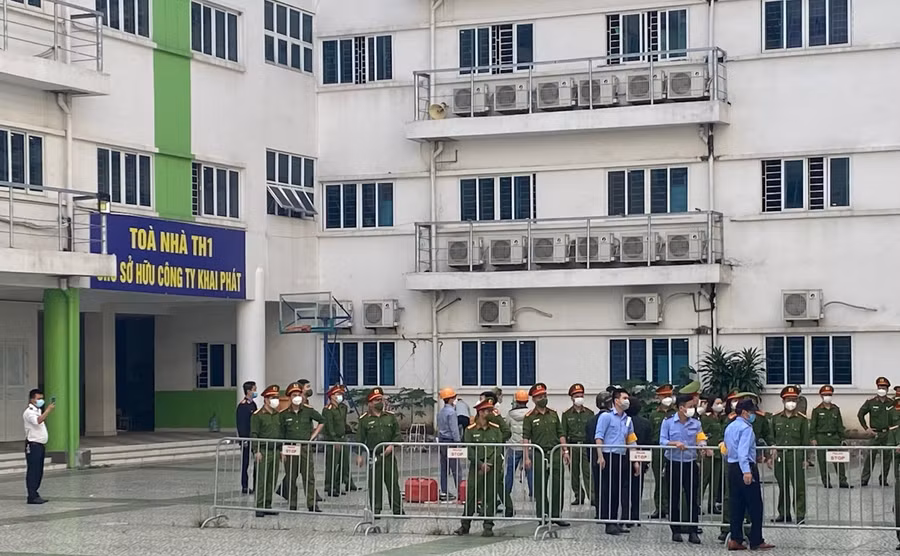 Tòa nhà TH1 của Công ty TNHH Khai Phát chứ không phải tài sản của Trường Tiểu học và THCS Pascal đã bị lực lượng cưỡng chế ngăn một nửa diện tích để giao cho Trường THCS và THPT Newton.