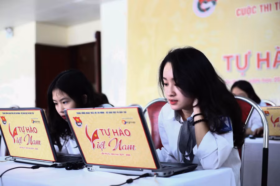 Học sinh Trường THPT Chuyên Hà Nội Amsterdam tham gia cuộc thi