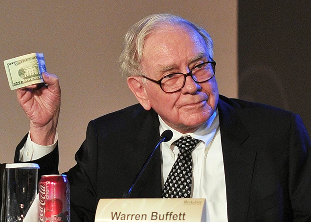 Vì sao tỉ phú Warren Buffett không bao giờ dùng iPhone?