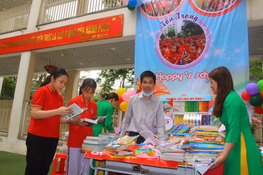 Học sinh Trường tiểu học Mỹ Đình 1 tại Ngày hội đọc sách.