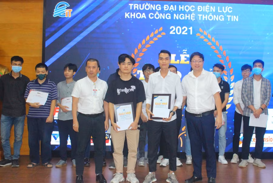 Các đội đạt giải Nhì.