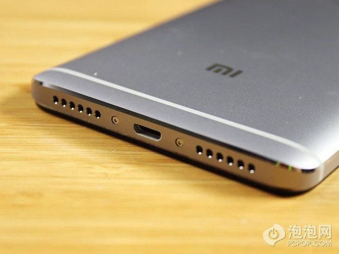 Xiaomi ra smartphone RAM 3GB giá rẻ