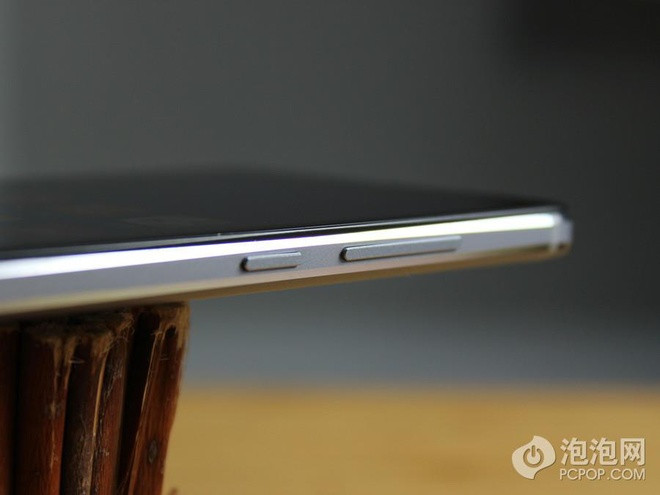 Xiaomi ra smartphone RAM 3GB giá rẻ