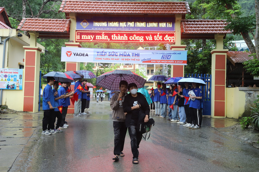 Sáng nay, các thí sinh sẽ làm bài thi môn đầu tiên, môn Ngữ văn bằng hình thức tự luận, thời gian làm bài 120 phút. Ảnh NC.