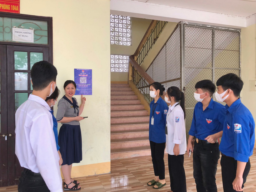 Nhiều hoạt động trải nghiệm, đọc sách giúp học sinh thêm kỹ năng sống, nói không với bạo lực học đường. Nhiều hoạt động trải nghiệm, đọc sách giúp học sinh thêm kỹ năng sống, nói không với bạo lực học đường.