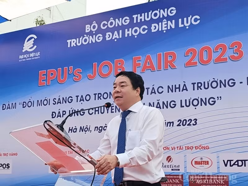 PGS.TS Vũ Đình Ngọ - Chủ tịch Hội đồng trường – Trường Đại học Điện lực phát biểu.