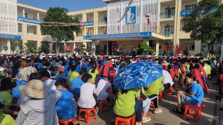 Ngày hội với sự tham gia của hơn 1600 học sinh trường Tiểu học thị trấn Đồi Ngô số 1.