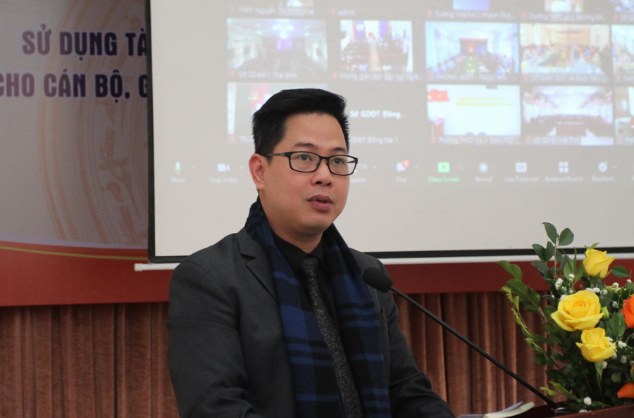 Chuyên gia Trần Thành Nam đến từ Trường Đại học Giáo dục, ĐHQGHN tập huấn chuyên đề Sổ tay hướng dẫn tư vấn tâm lý cho học sinh phổ thông.