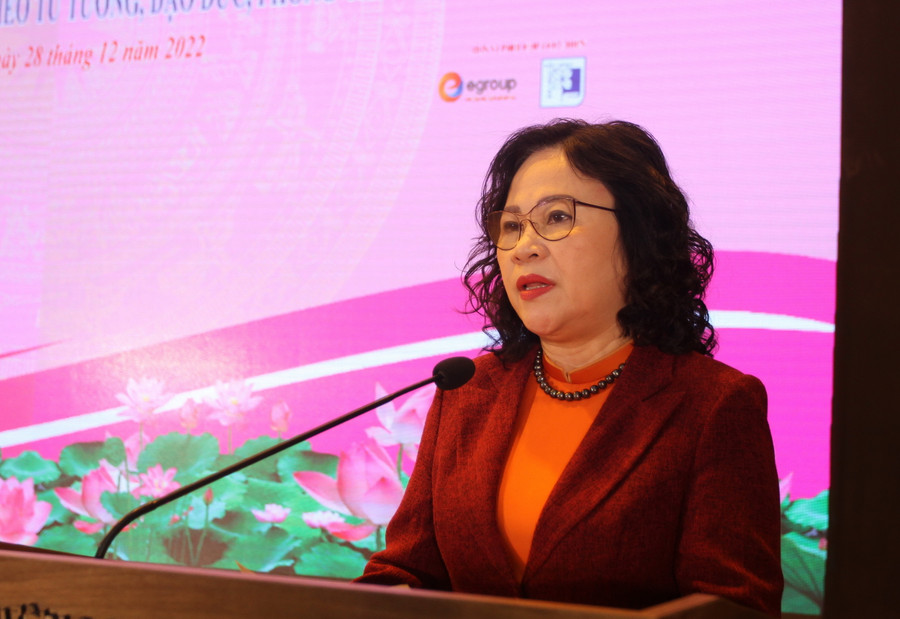 Thứ trưởng Ngô Thị Minh phát biểu tại lễ tổng kết, trao giải.