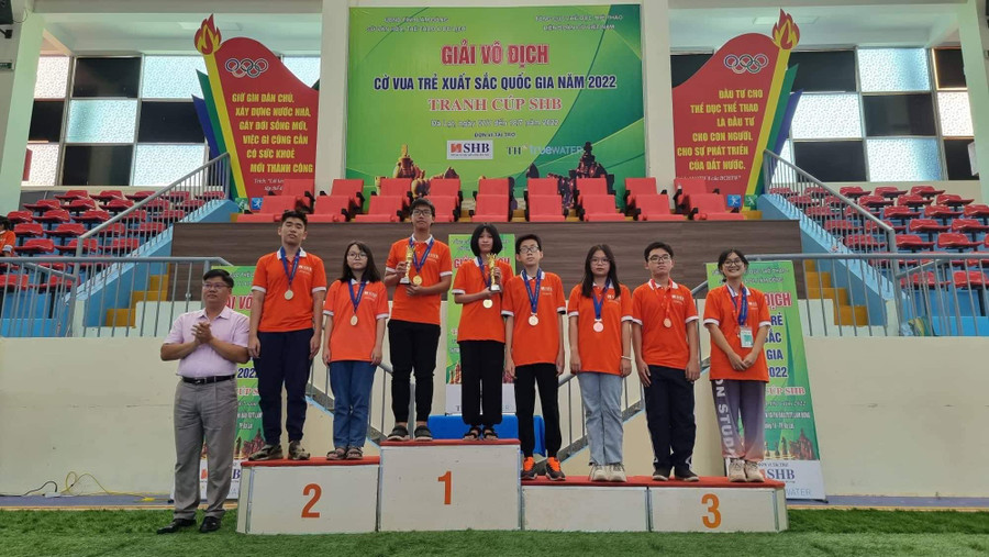 Hoàng Minh Hiếu đã xuất sắc giành huy chương Vàng giải vô địch cờ vua trẻ xuất sắc quốc gia năm 2022