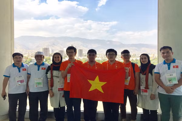 Việt Nam tiếp tục “gặt vàng” tại Olympic Tin học quốc tế