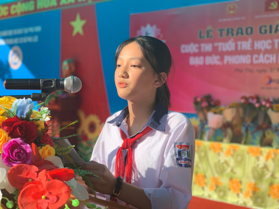 Nguyễn Thị Thảo Linh- thí sinh đoạt giải Nhì đợt 2 vòng loại Nguyễn Thị Thảo Linh- thí sinh đoạt giải Nhì đợt 2 vòng loại