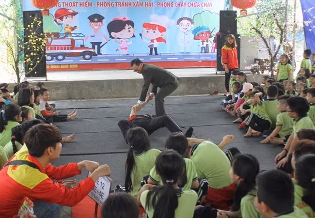 Chuyên gia tội phạm học mách học sinh phòng chống xâm hại tình dục