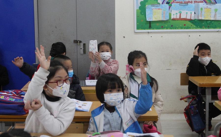 Học sinh tiểu học ở các huyện ngoại thành Hà Nội đã đến trường từ ngày 10/2