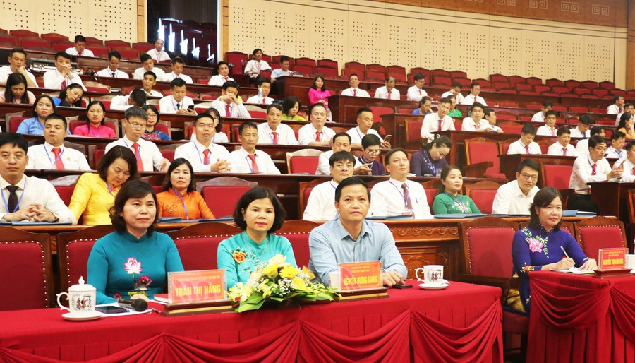 Lãnh đạo tỉnh tham dự hội nghị. Lãnh đạo tỉnh tham dự hội nghị.