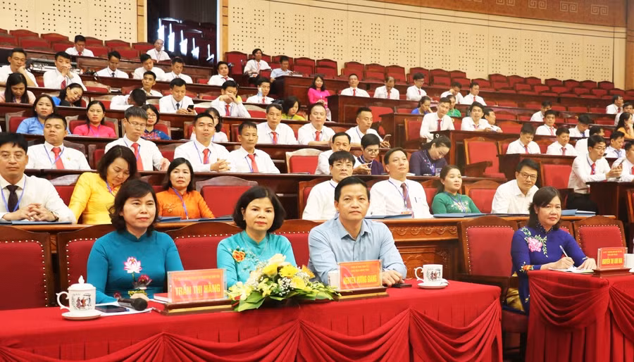 Lãnh đạo tỉnh tham dự hội nghị.