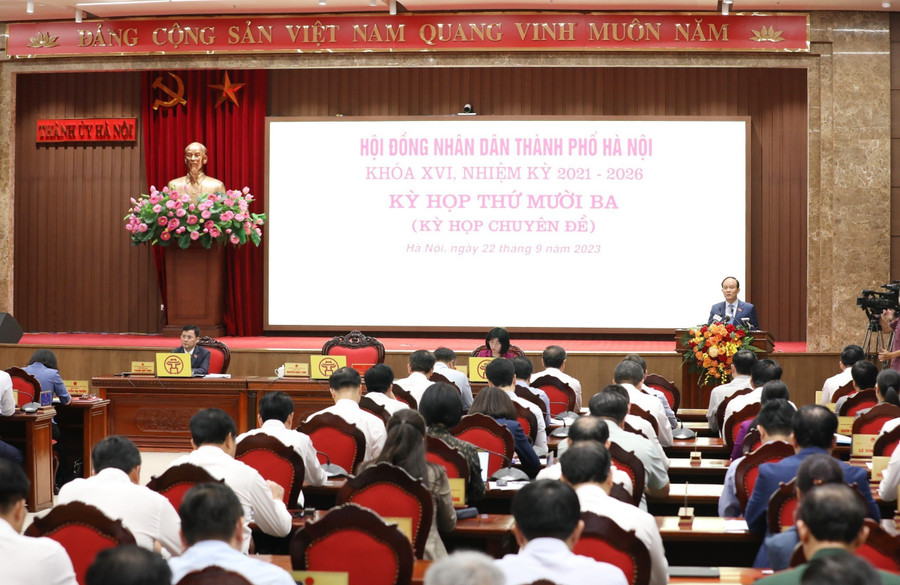 Quang cảnh kỳ họp. Quang cảnh kỳ họp.