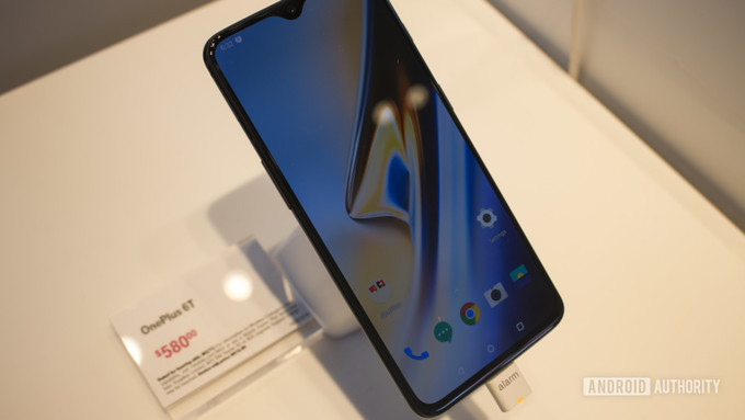 Người Mỹ xếp hàng mua smartphone Trung Quốc ảnh 3 Người Mỹ xếp hàng mua smartphone Trung Quốc