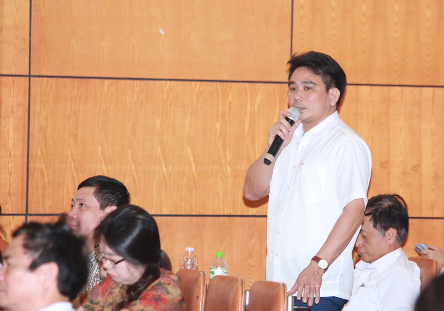 Đại biểu thảo luận tại hội nghị. Đại biểu thảo luận tại hội nghị.