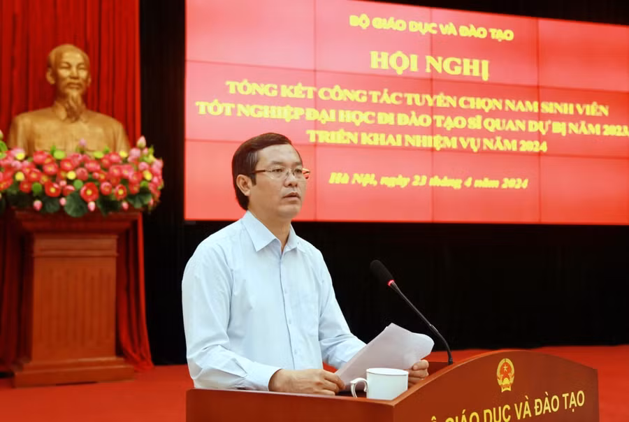 Thứ trưởng Nguyễn Văn Phúc phát biểu tại hội nghị.