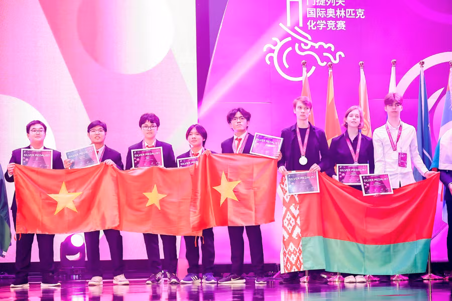 5 học sinh Việt Nam giành huy chương Bạc.